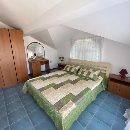 Villa Daisy Next To The Beach *